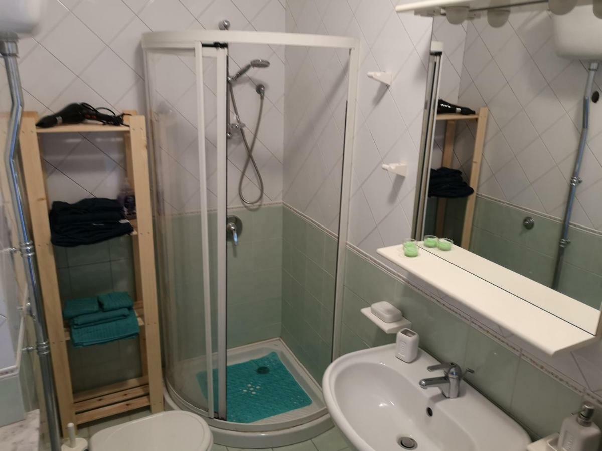 A Casa Di Zara Villa แตร์มินิ อิเมเรเซ ภายนอก รูปภาพ